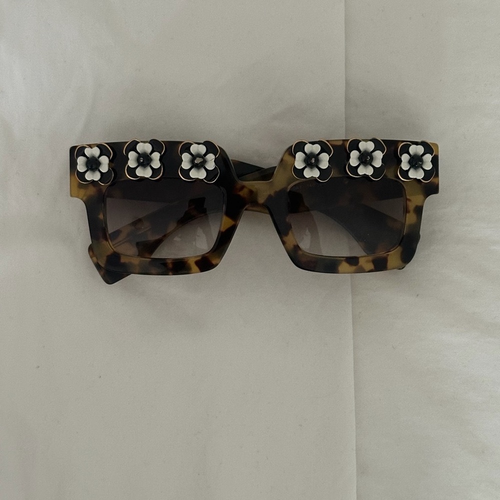 Tortoise Shell Sunglasses with Floral Accents